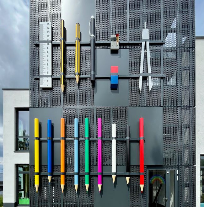 Fassaden Kunststoffbeschichtung Otfried Preussler Grundschule Rossbach - GERZ GmbH